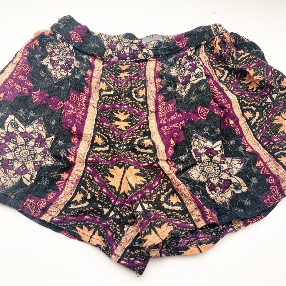 Kendall & Kylie l Printed Boho Mini Shorts